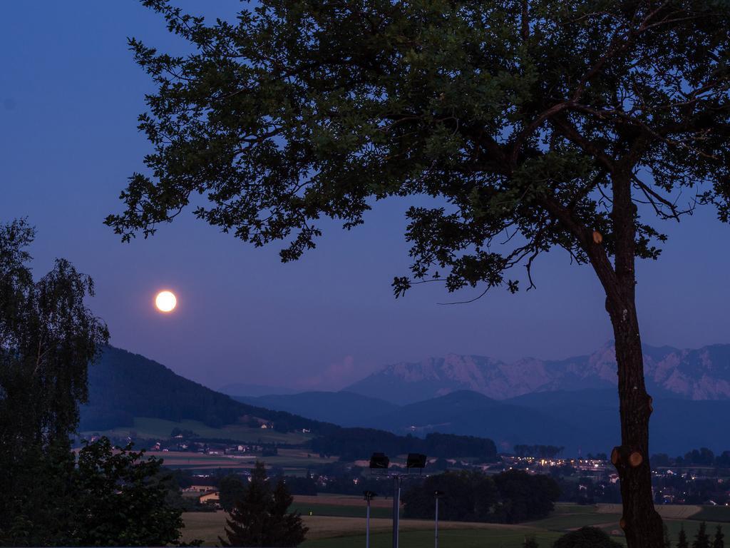 Siri'S Einkehr Hotel Sankt Georgen im Attergau Exterior photo